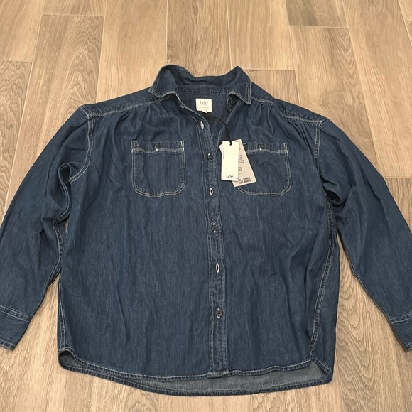 NWT Lee Women’s Collard Jean Button Down Size S - Picture 1 of 5